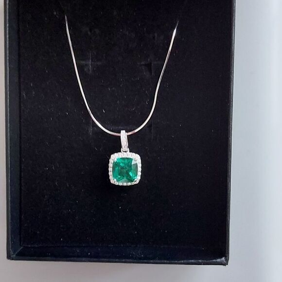 2.1 Carat Emerald Sterling Silver Necklace - Picture 2 of 9